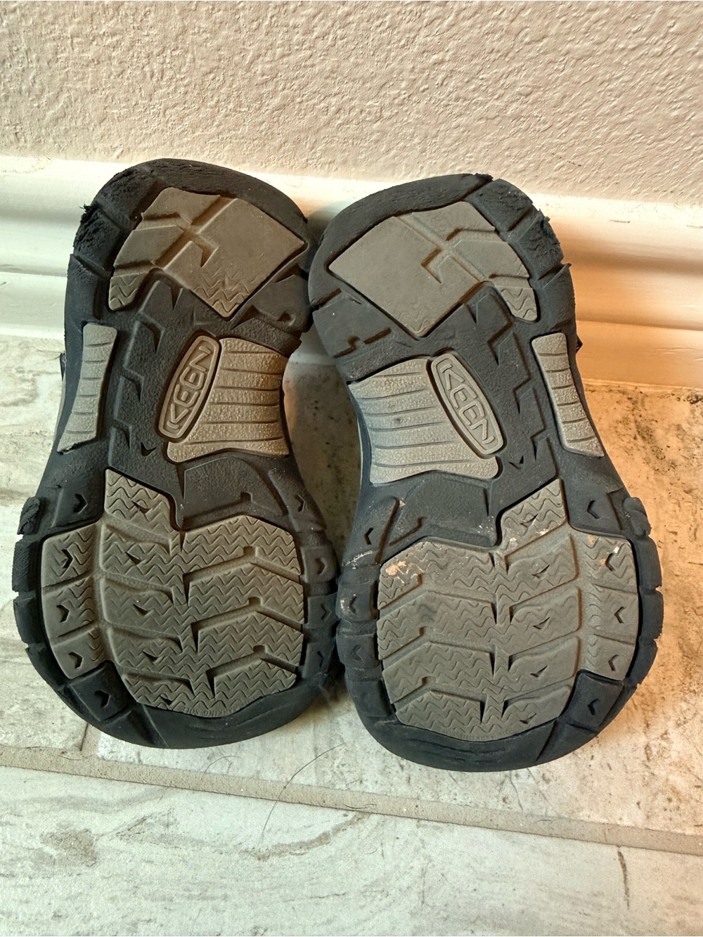 Keen Kids Grey and Blue Newport H2 sandal // Sz 9 - Picture 11 of 11